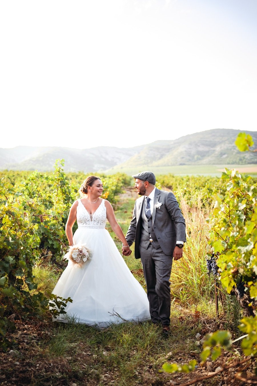 Couple dans les vignes